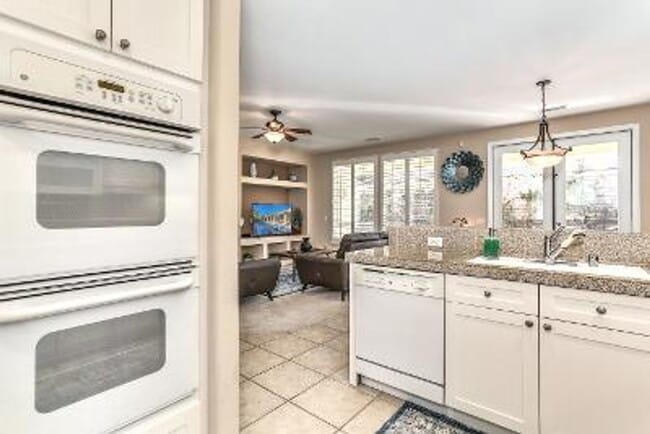 Building Photo - Tuscany Community, furnished. Seasonal/Lon...