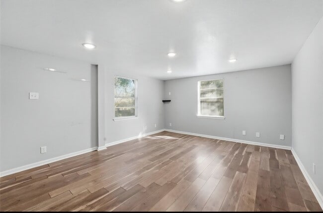 Foto del edificio - 6526 Linden St