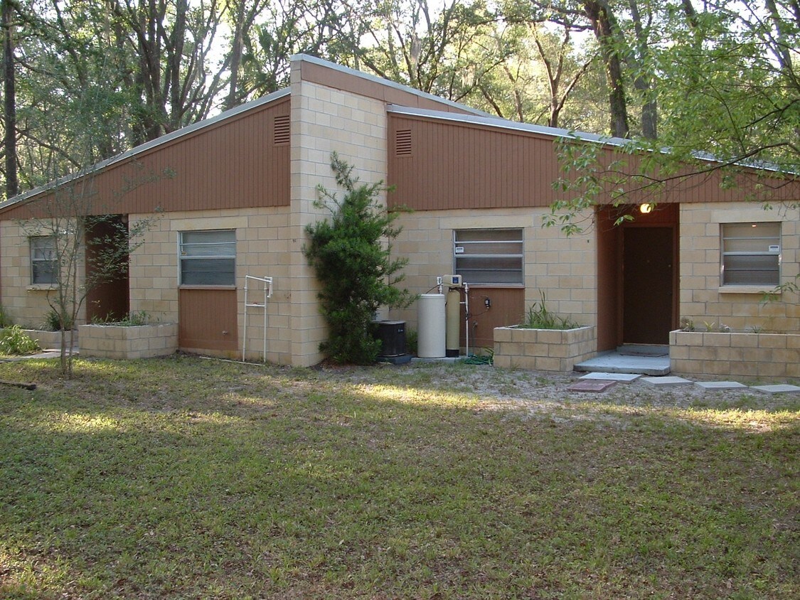 Primary Photo - 202 NE 7th Pl
