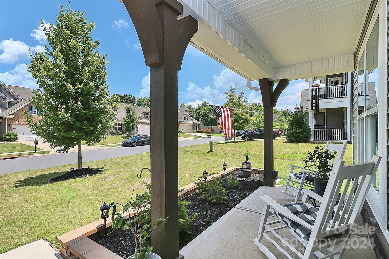 Building Photo - 149 Kingston Dr