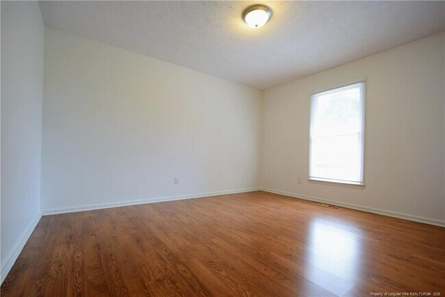 Foto del edificio - 7128 Dayspring Dr