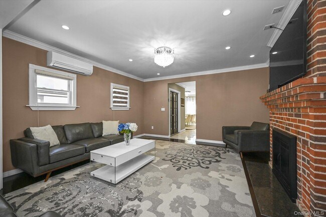 Foto del edificio - 85-16 Abingdon Rd