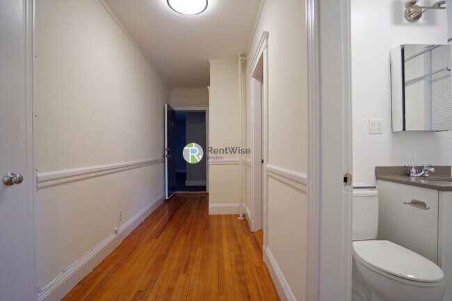 Building Photo - 1848 Commonwealth Ave