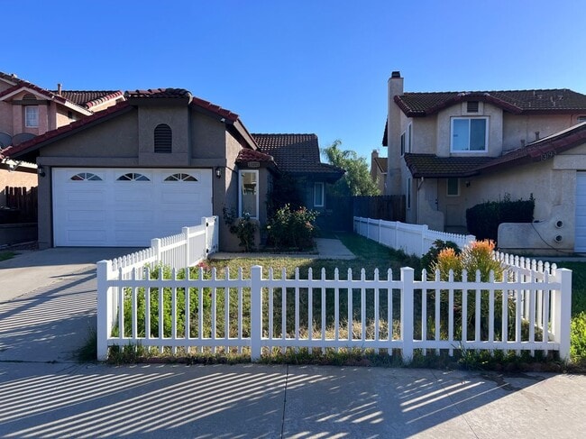 Building Photo - 13201 Lakota Dr