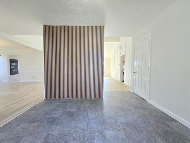 Building Photo - 2946 Jenny Dr