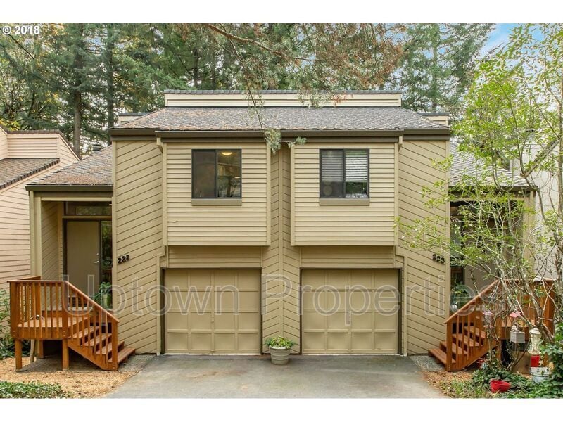 Primary Photo - 230 Cervantes Cir