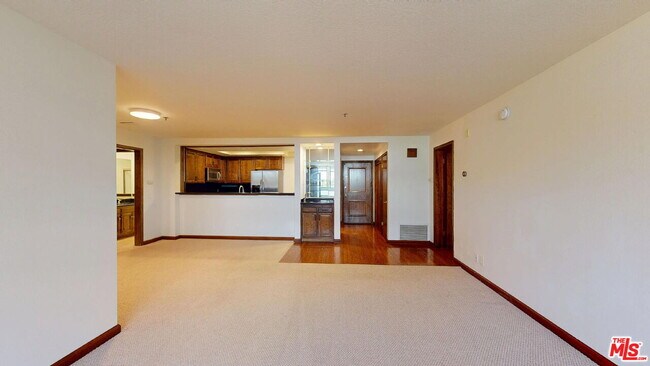 Foto del edificio - 880 W 1st St