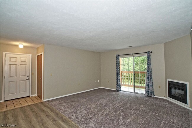 Building Photo - 10373 Glenway Dr