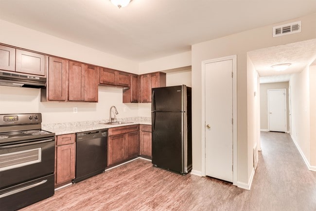 Building Photo - 605 Little Bear Dr