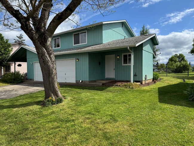 Photo - 2 bedroom 1.5 bathroom duplex in Springfield! House