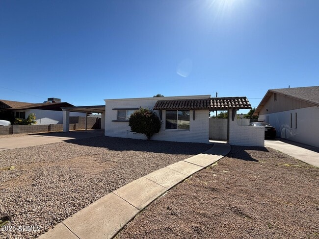 Foto del edificio - 153 E Hoover Ave