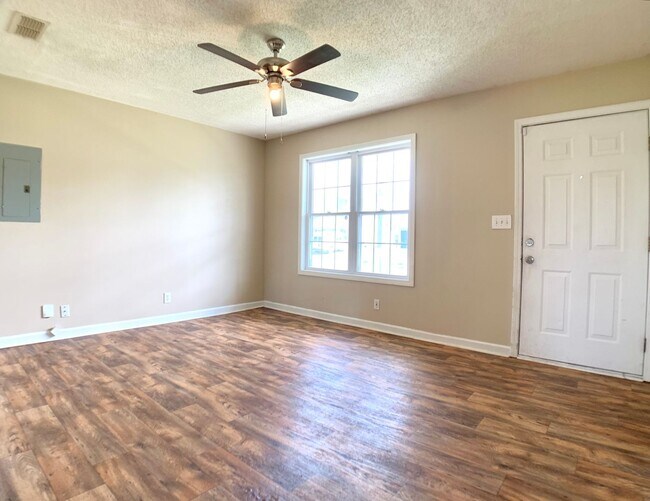 Foto del edificio - 1112 Keith Ave