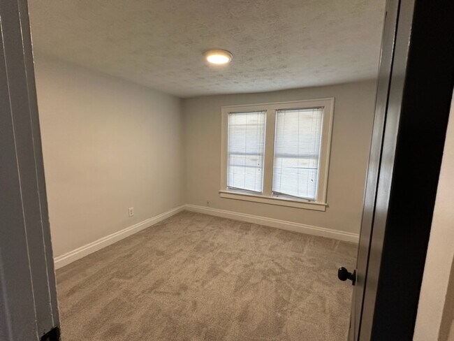 Foto del edificio - 1253-1255 N 6th St