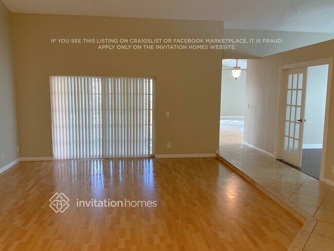 Foto del edificio - 8825 NW 57th Ct