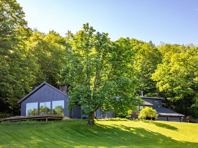 Building Photo - 110 Geer Mountain Rd