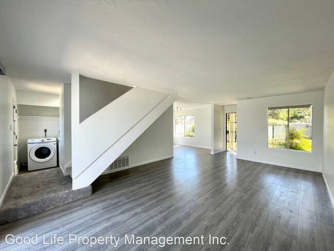 Building Photo - 3 br, 2 bath House - 7452 Tooma St #130