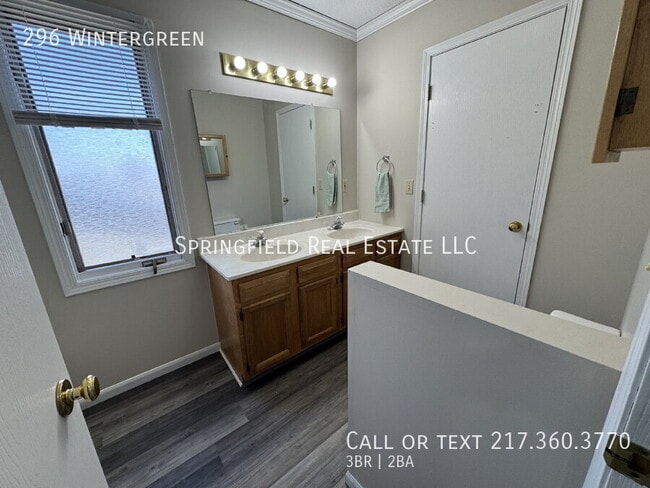 Building Photo - 296 Wintergreen-