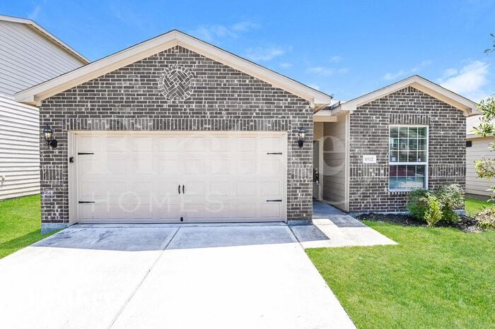 Primary Photo - 10522 Pine Landing Dr