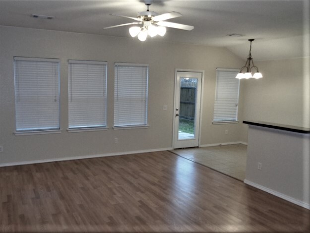 Building Photo - 223 Lake Texoma Drive