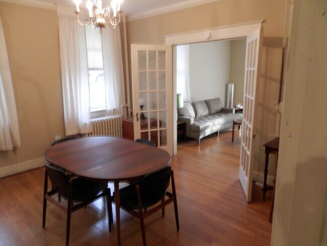 Foto del edificio - 155 Holbrook Ave