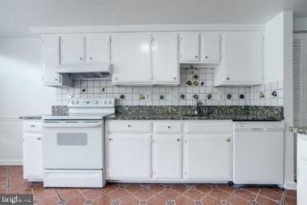Building Photo - 18565 Split Rock Ln