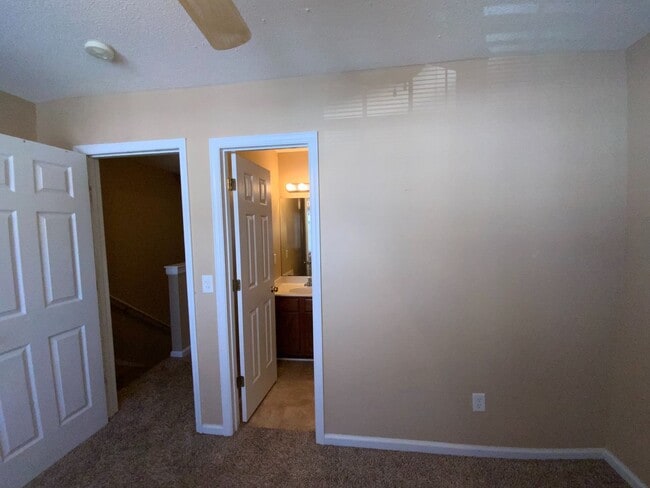 Building Photo - 2 BR 2.5 BA Townhouse Cornerstone Village