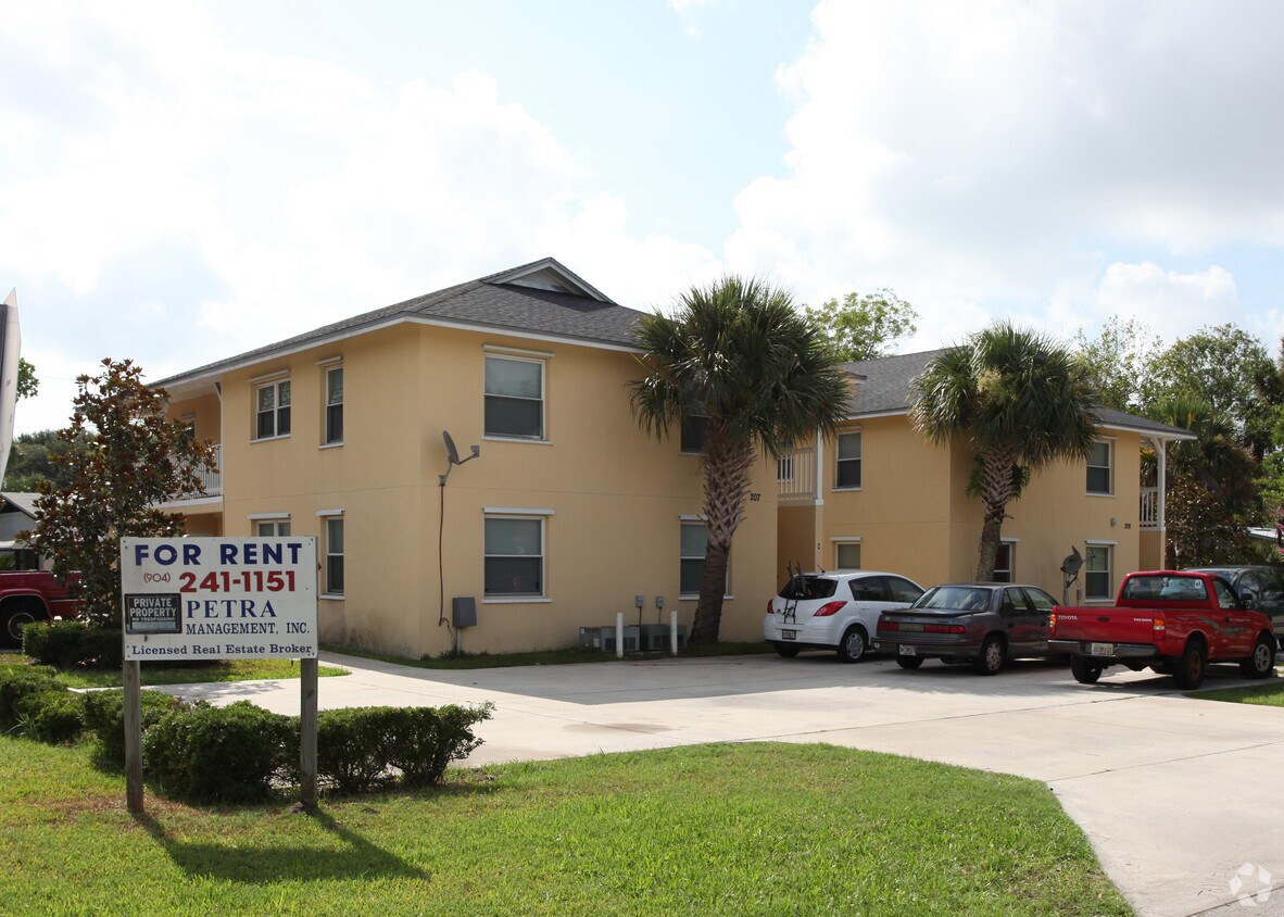 207 209 7th St S Jacksonville Beach Fl 32250 Apartments Jacksonville Beach Fl Apartments Com