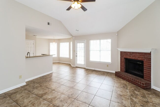 Building Photo - 1015 Jessica Lauren Dr