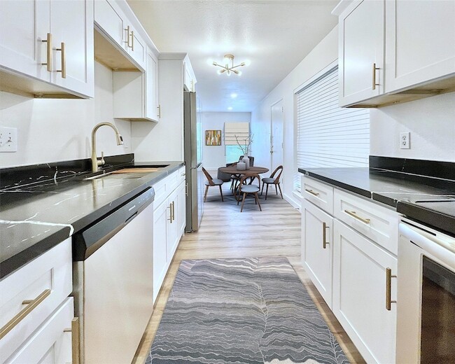 Foto del edificio - 4811 Live Oak St