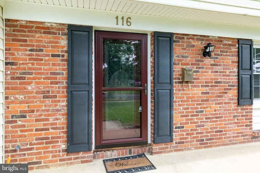 Building Photo - 116 Eaton Pl