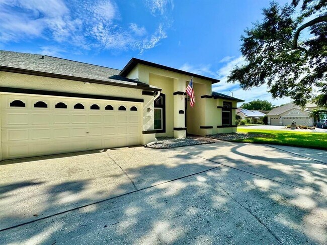 Foto del edificio - 4403 Casey Lake Blvd