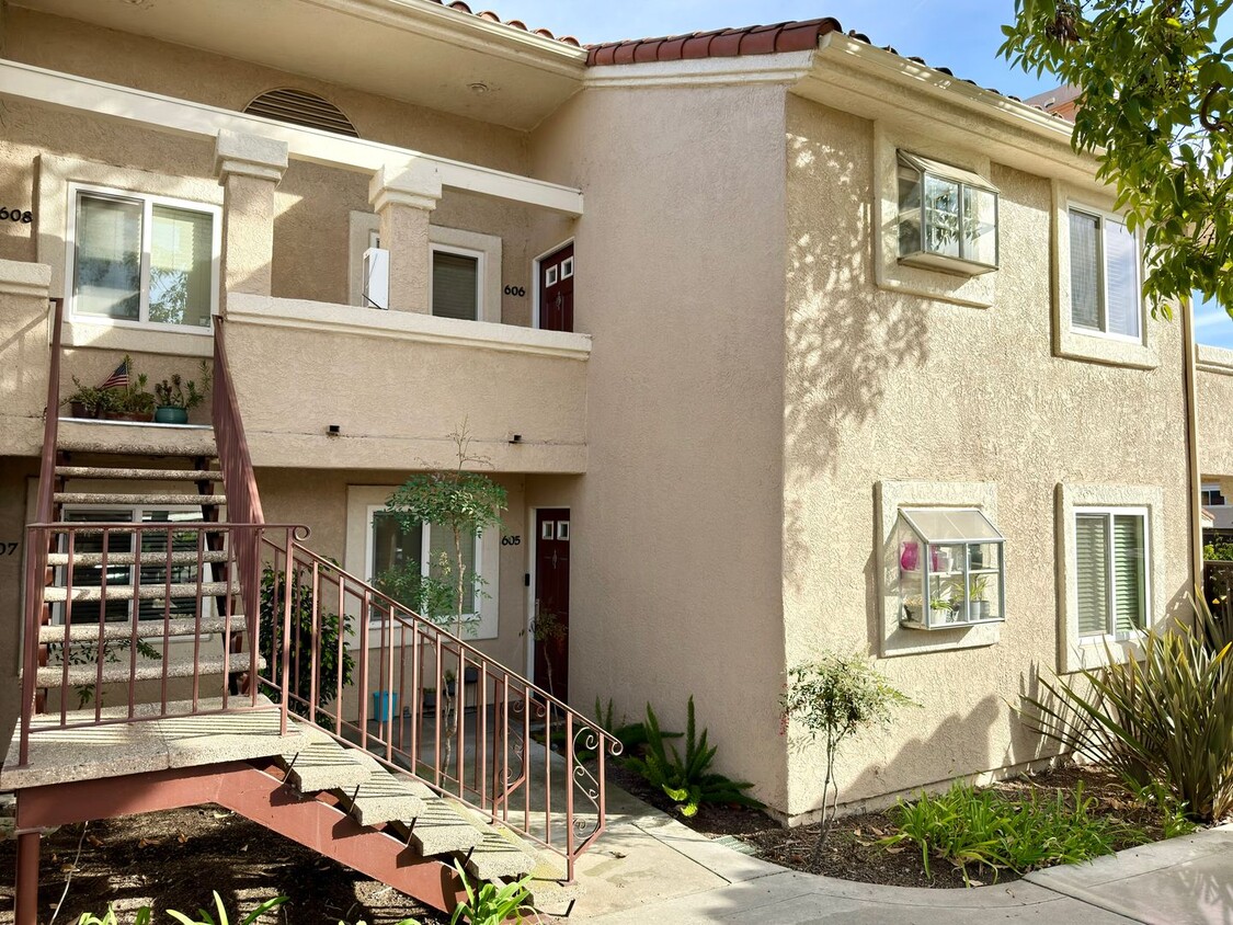 Foto principal - Upper level condo in Rancho Del Oro!