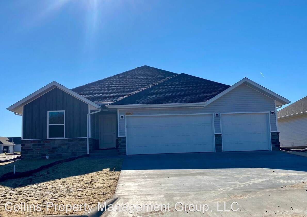 Primary Photo - 4 br, 2 bath House - 1500 E. New Madrid St.