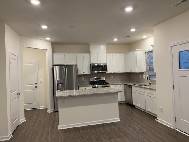 Foto del edificio - 8138 Ramsburg Dr