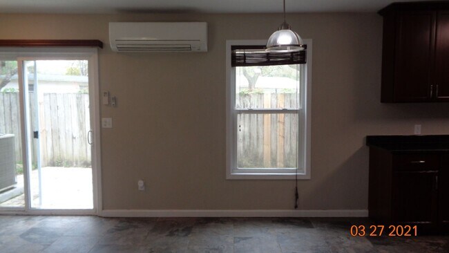 Foto del edificio - Centrally Located Fort Walton Beach Home with Great Base Accessibility!