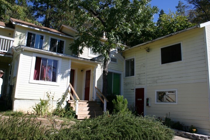 Primary Photo - 104 Valley View Dr