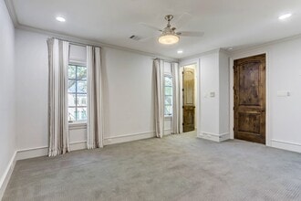 Building Photo - 3749 Olympia Dr