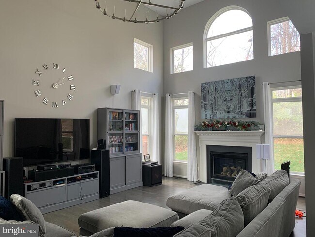 Foto del edificio - 5326 Poplar Valley Ct