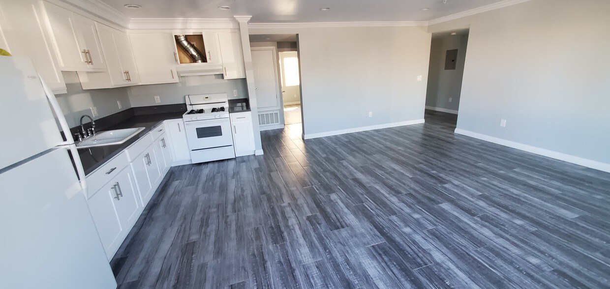 Foto principal - 808 W 95th St