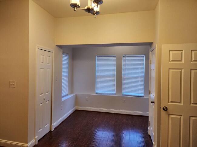 Alcove - 500 Florida Ave NW