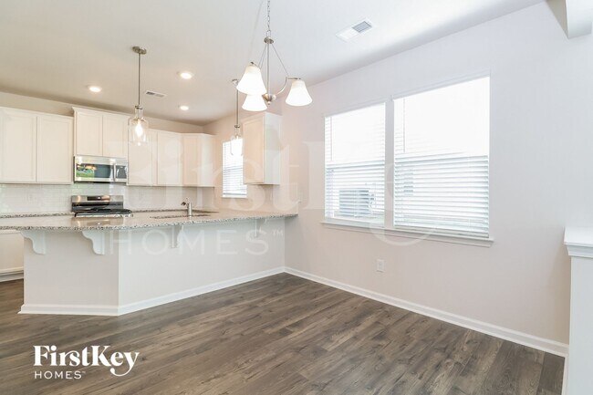 Building Photo - 627 Goldburn Wy