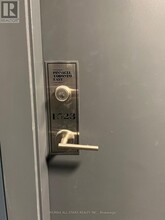 Building Photo - 3270 Sheppard Ave E