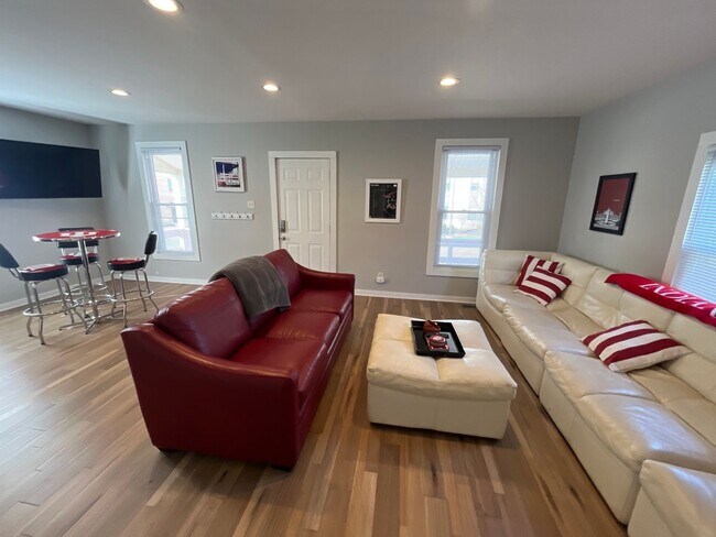 Foto del edificio - 402 E 17th St