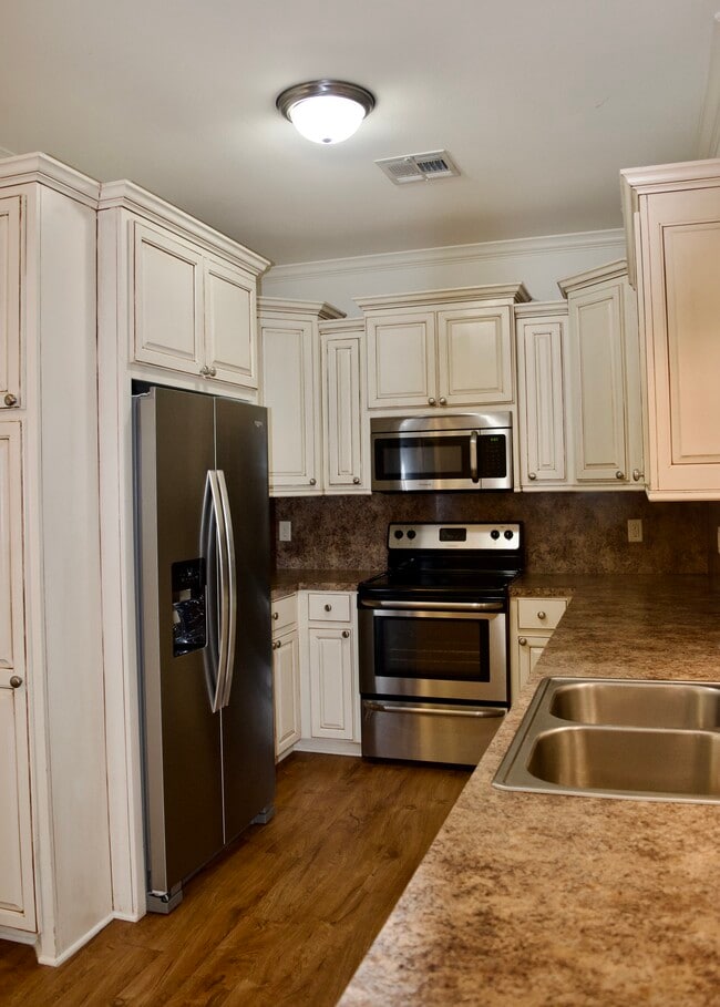 Foto del edificio - 2603 Broadmoor Blvd