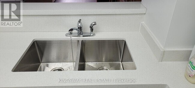 Photo du bâtiment - 1155 Bough Beeches Blvd