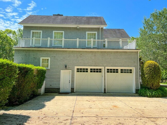 Foto del edificio - 118 Water Mill Towd Rd