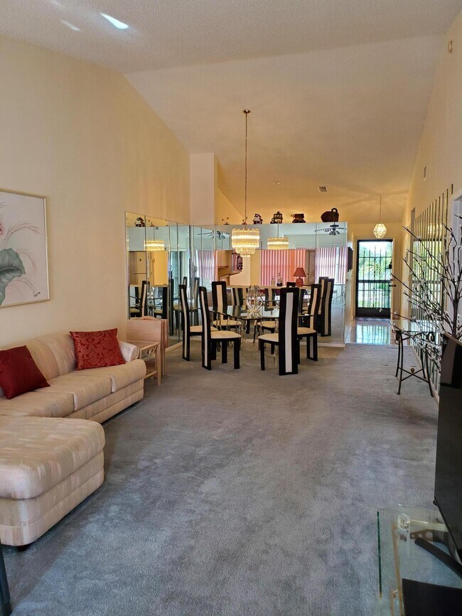 Building Photo - 4710 Lucerne Lakes Blvd