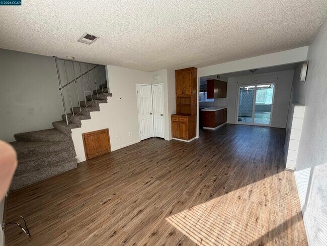 Building Photo - 1648 W N Bear Creek Dr
