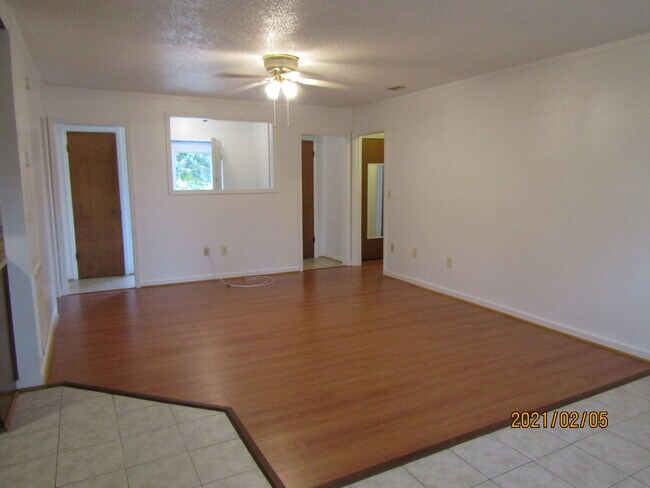 Foto del edificio - 1207 Hampton Dr