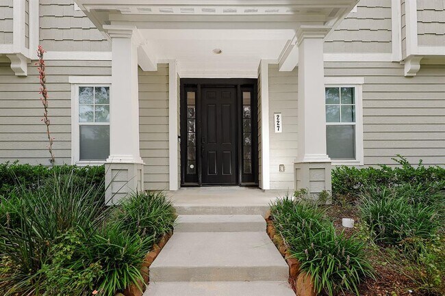 Building Photo - 227 Kendrick Pines Blvd